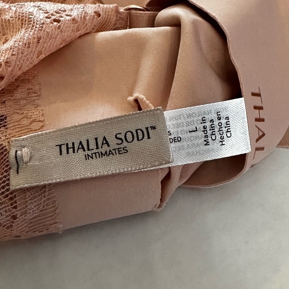 THALIA SODI Bralette Wireless Super Soft Front Lace Back Large Missing Pads Nude - Picture 9 of 12